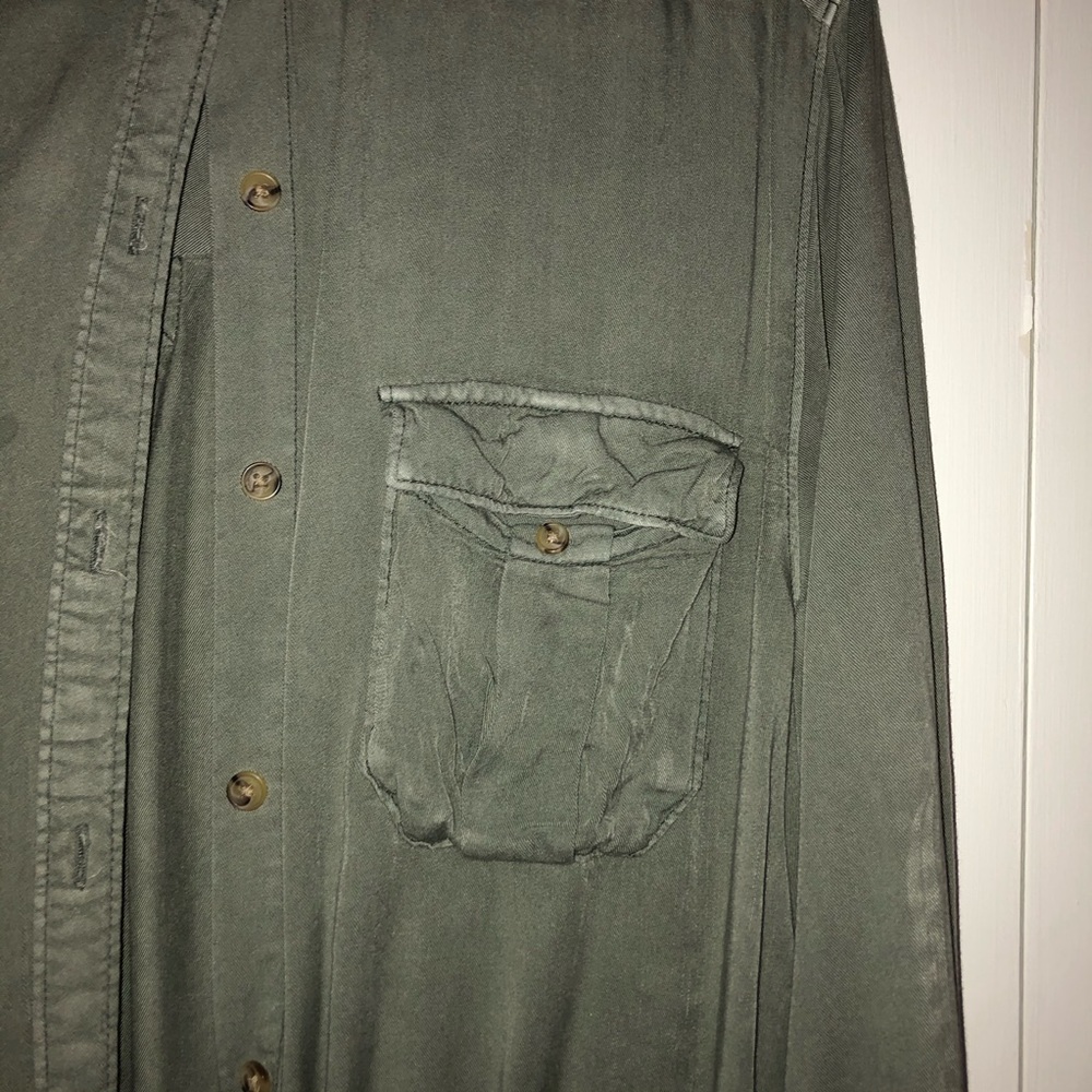 Button down shirt - Picture 2 of 4